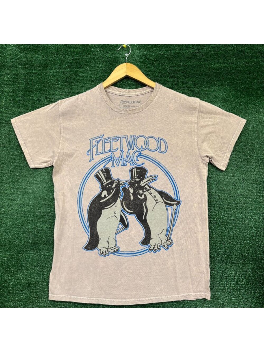 Fleetwood Mac Dapper Penguins Rock Band T-Shirt Size Medium